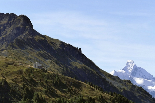 Glorious view of Matterhorn (Mt. Cervin - 4478 m) and Hotel Weisshorn (above St. Luc, VS)